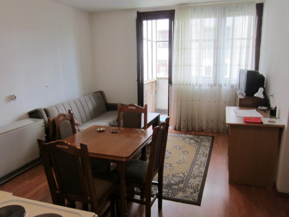 Slika 2 - Dvosoban, 55m2, Matematički fakultet (PMF) Niš, sa terasom